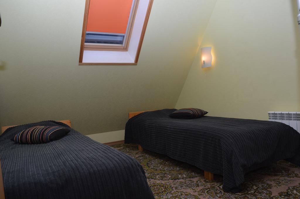 Aare Accommodation Valga Rum bild